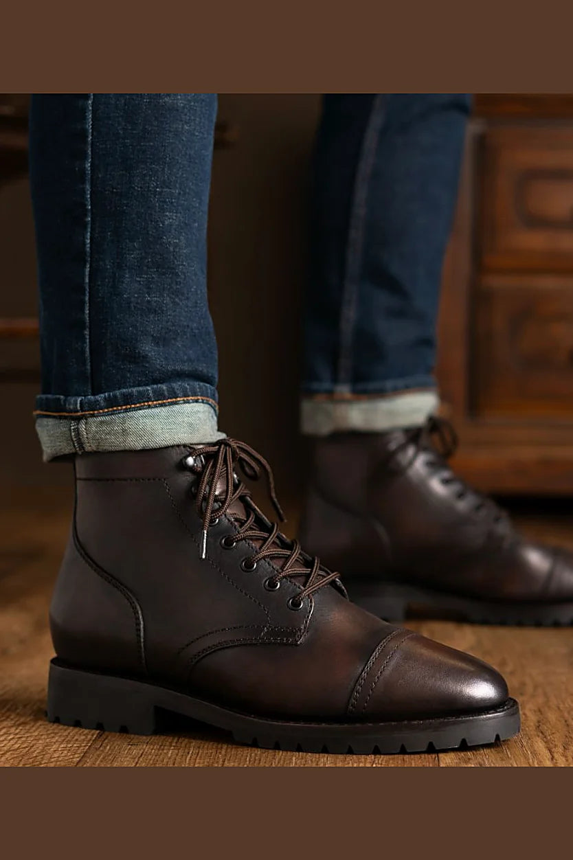 Arroyo lug sole boot in Black Coffee