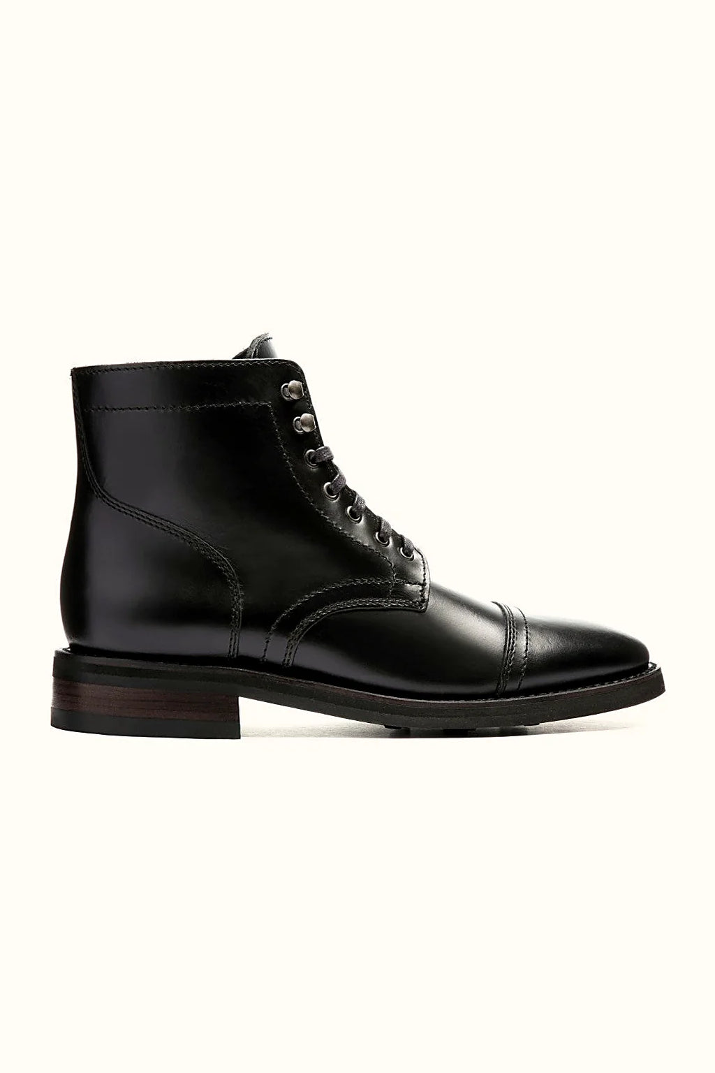 Banner boot in smooth black leather