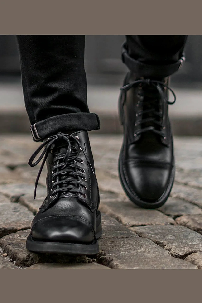 Banner boot in Black leather