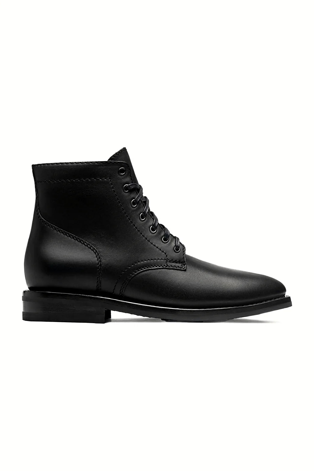 Boulder boot with studded rubber outsole