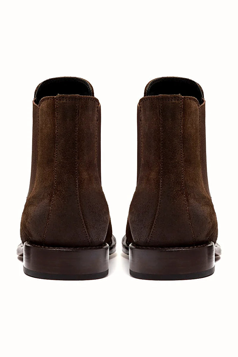 Chelsea boot with TPU studs for traction