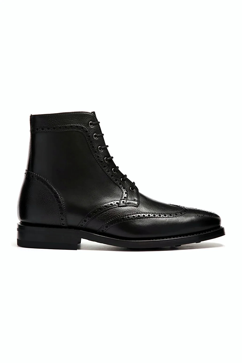 Cimarron boot with brogue detailing in black
