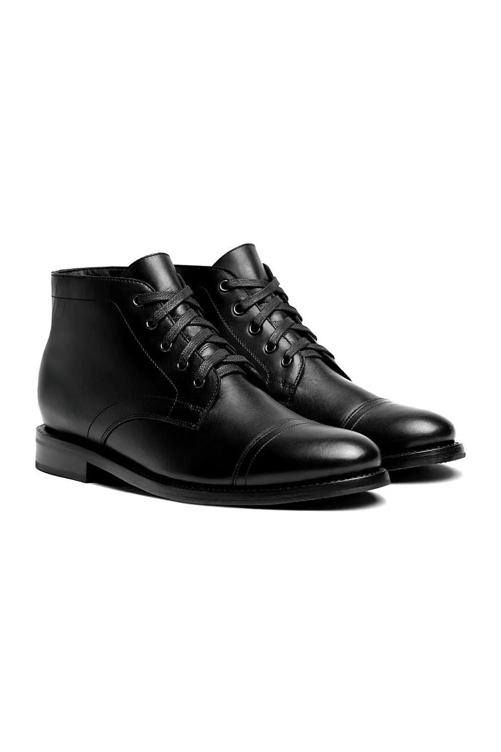 Black full-grain leather chukka boot