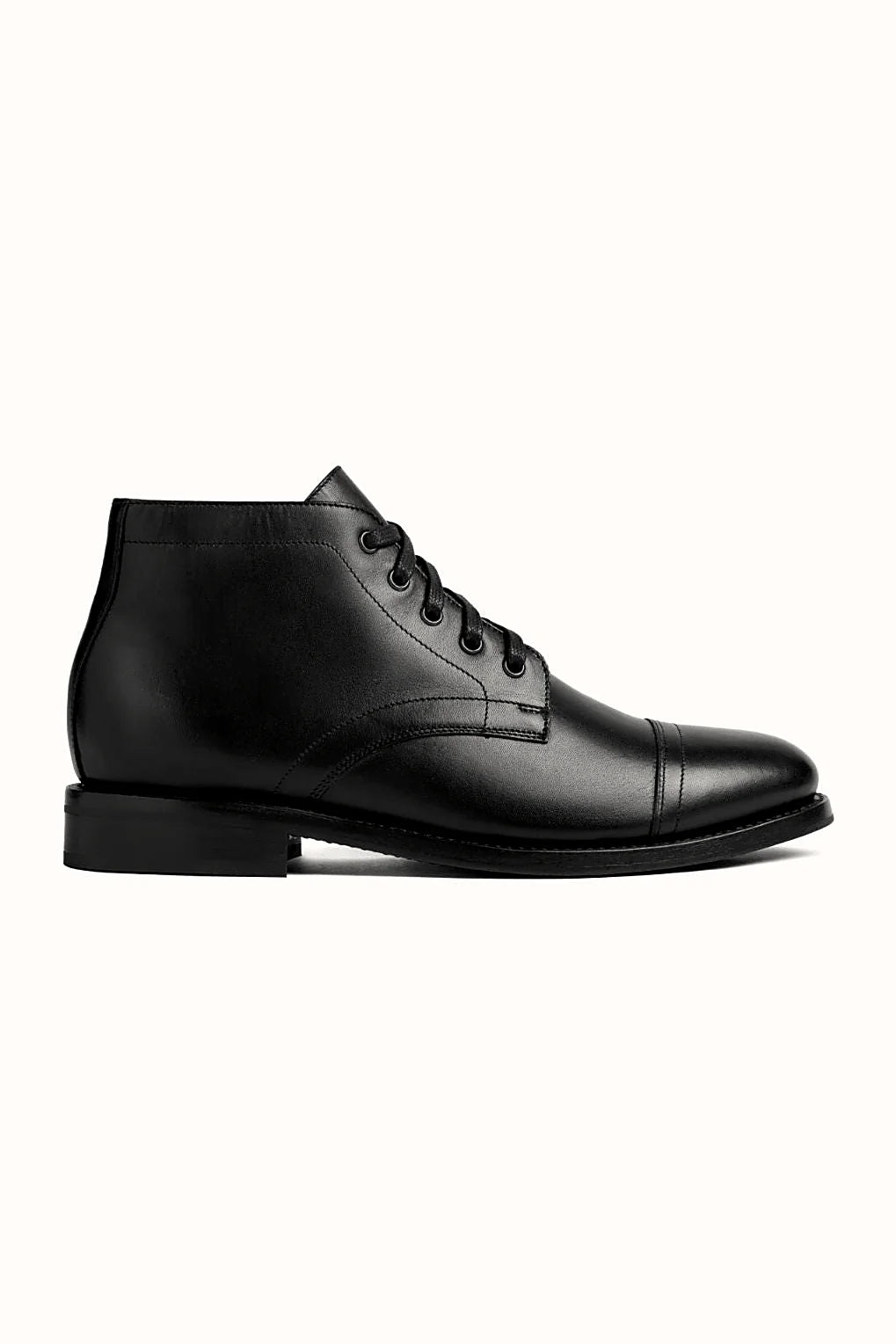 Colton chukka with clean minimal front