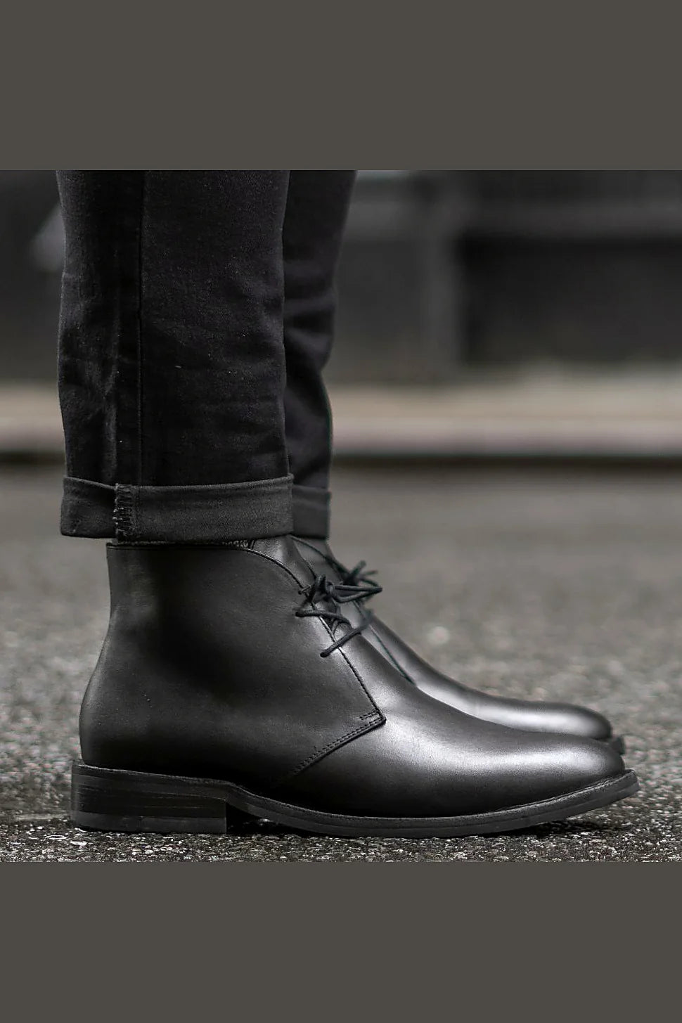 Black stitchout chukka