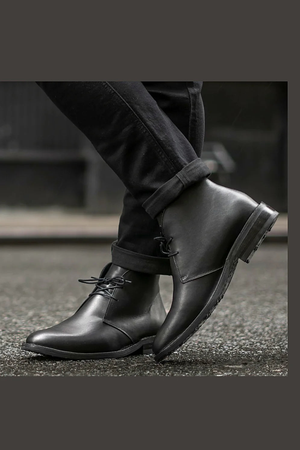 Dalton stitchout chukka in Black