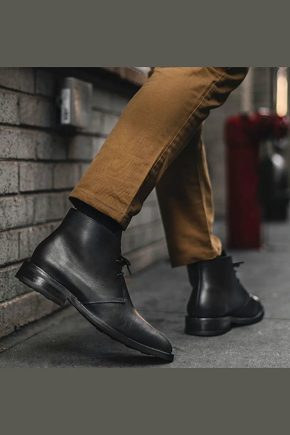 Black stitchout chukka