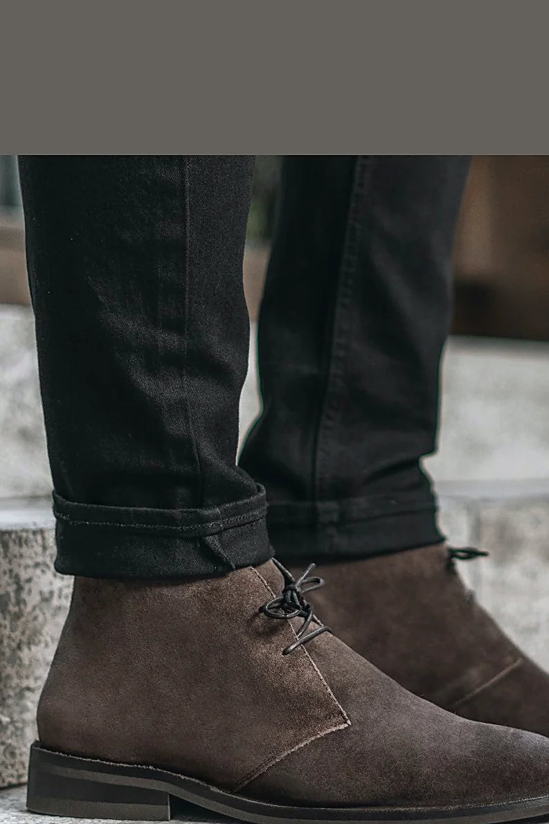 Ash suede chukka