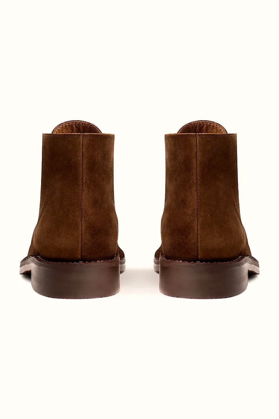 Warm suede boot with cotton laces