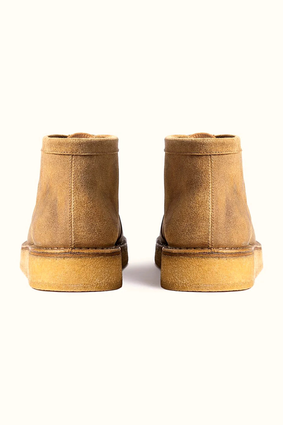 Desert-pale boot with gusseted tongue