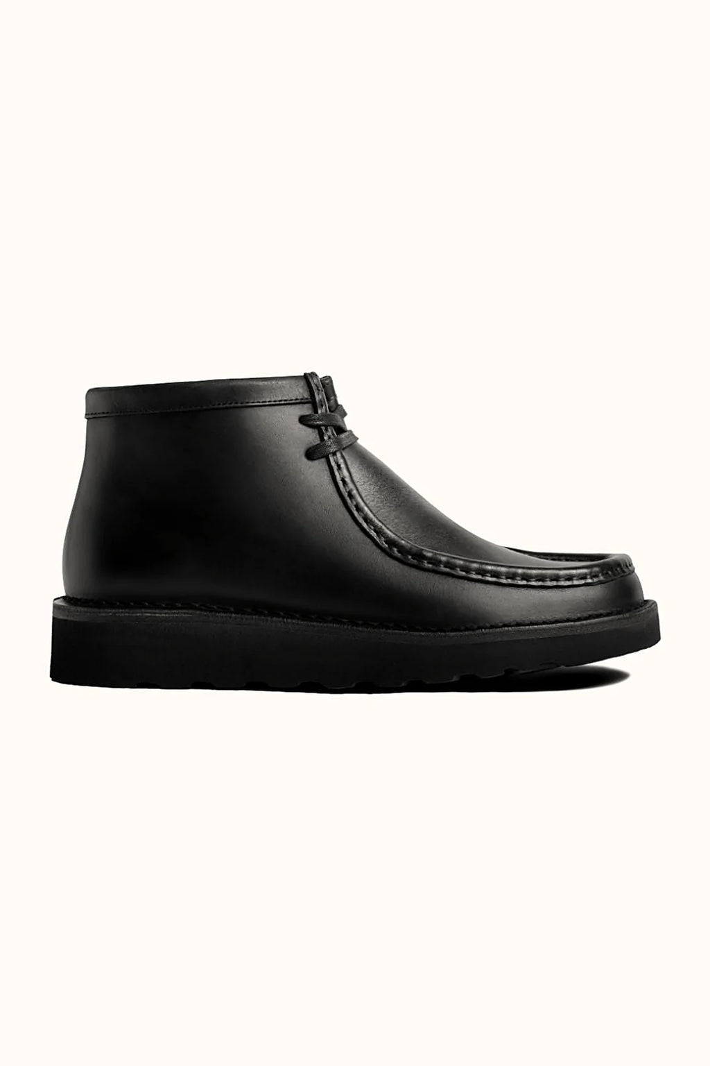 Dexter boot with hand-stitched toe in black