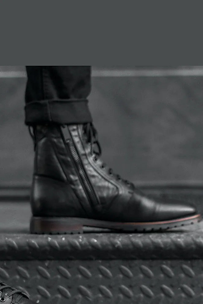 Elgin lug zip boot in Black