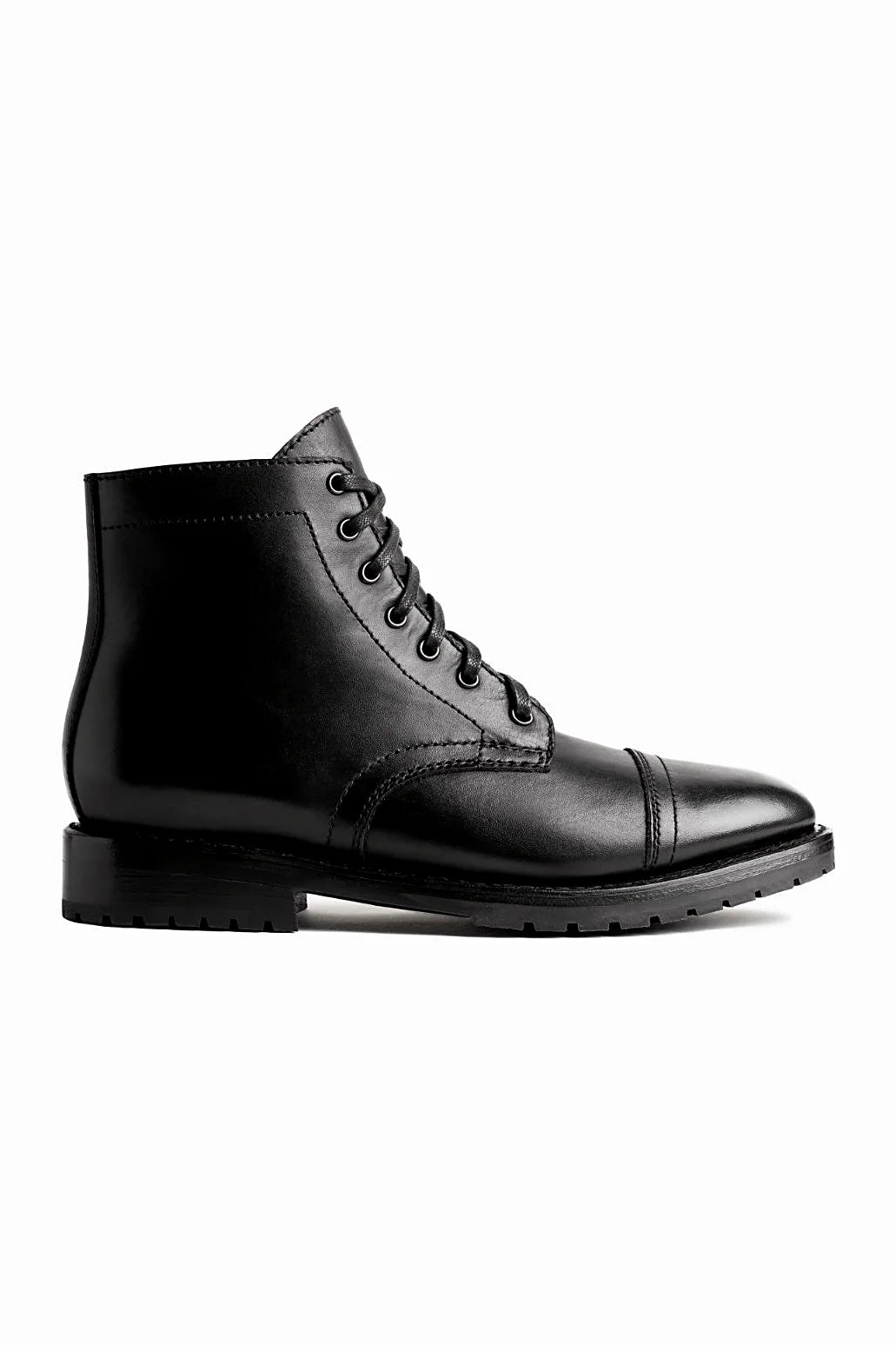Black boot with steel shanks