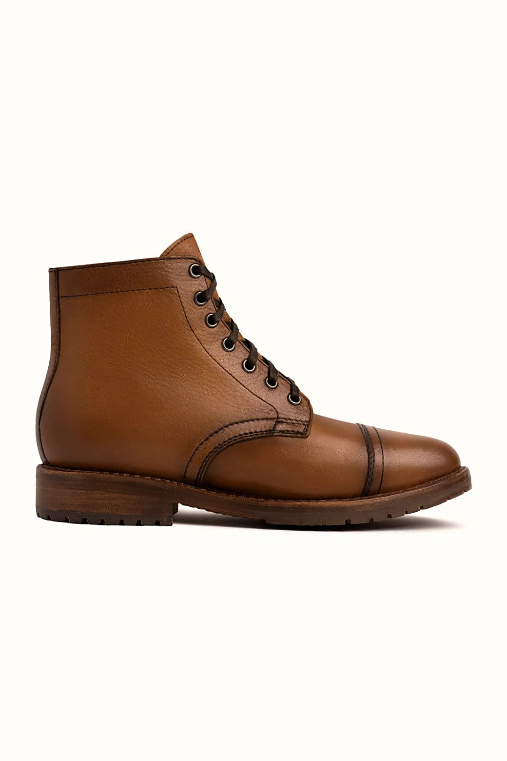 Cuero boot with waxed cotton laces