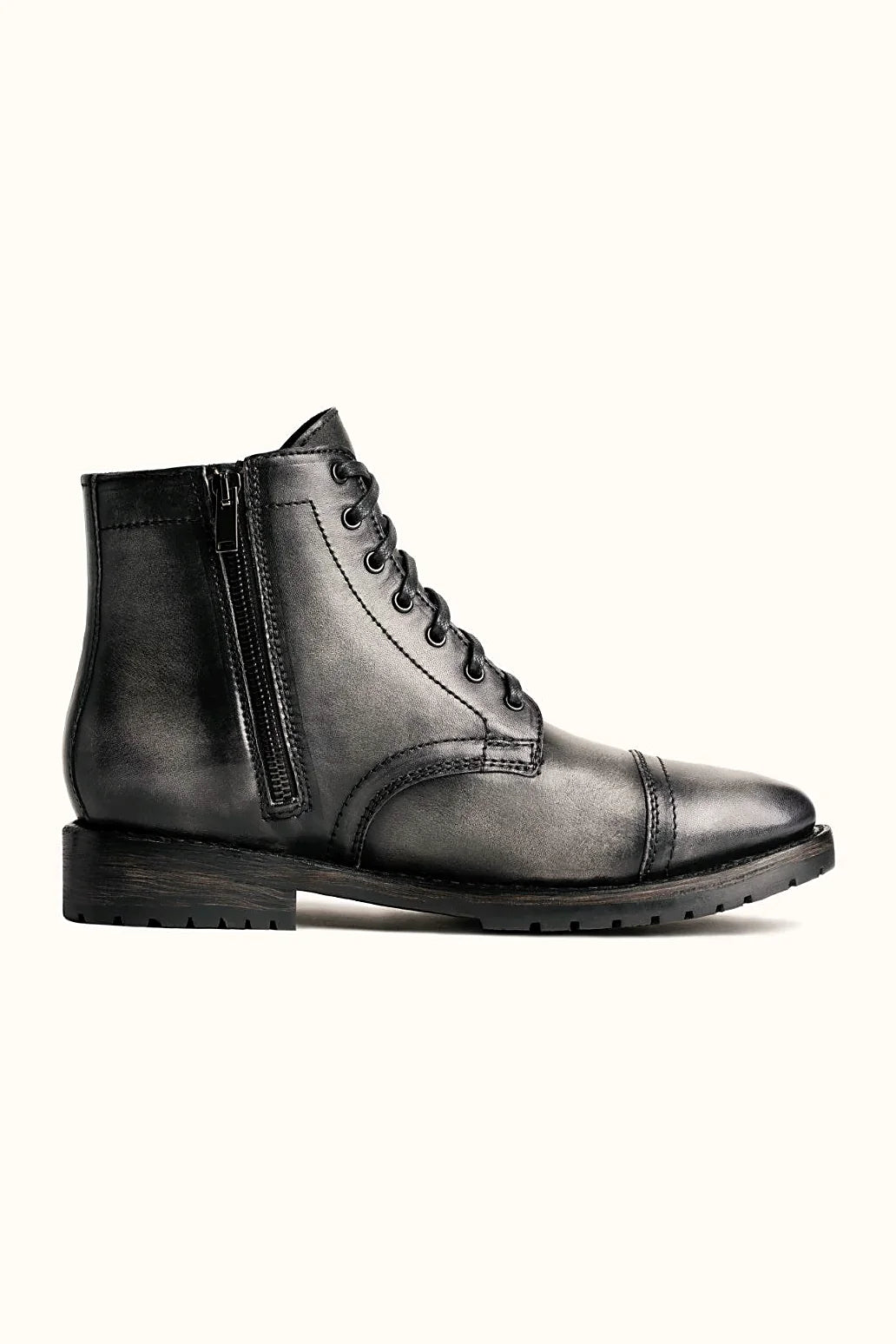 Fletcher boot with textured grey finish