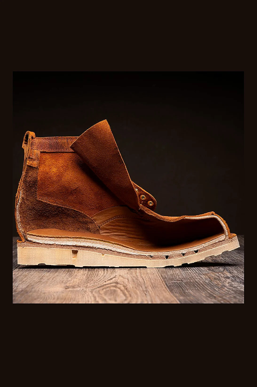Walnut boot with two lace sets included