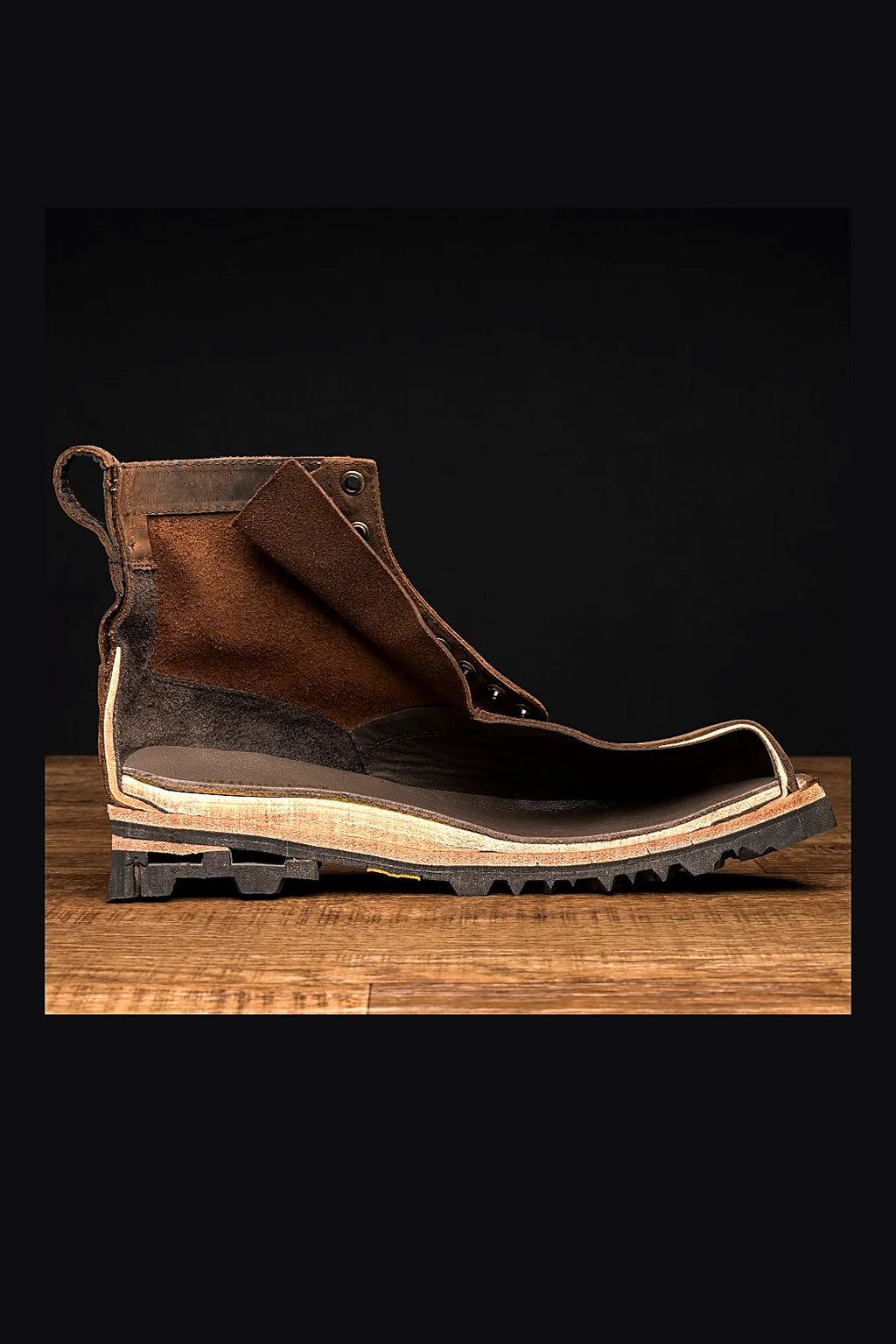 Garnet stitchdown boot in Black