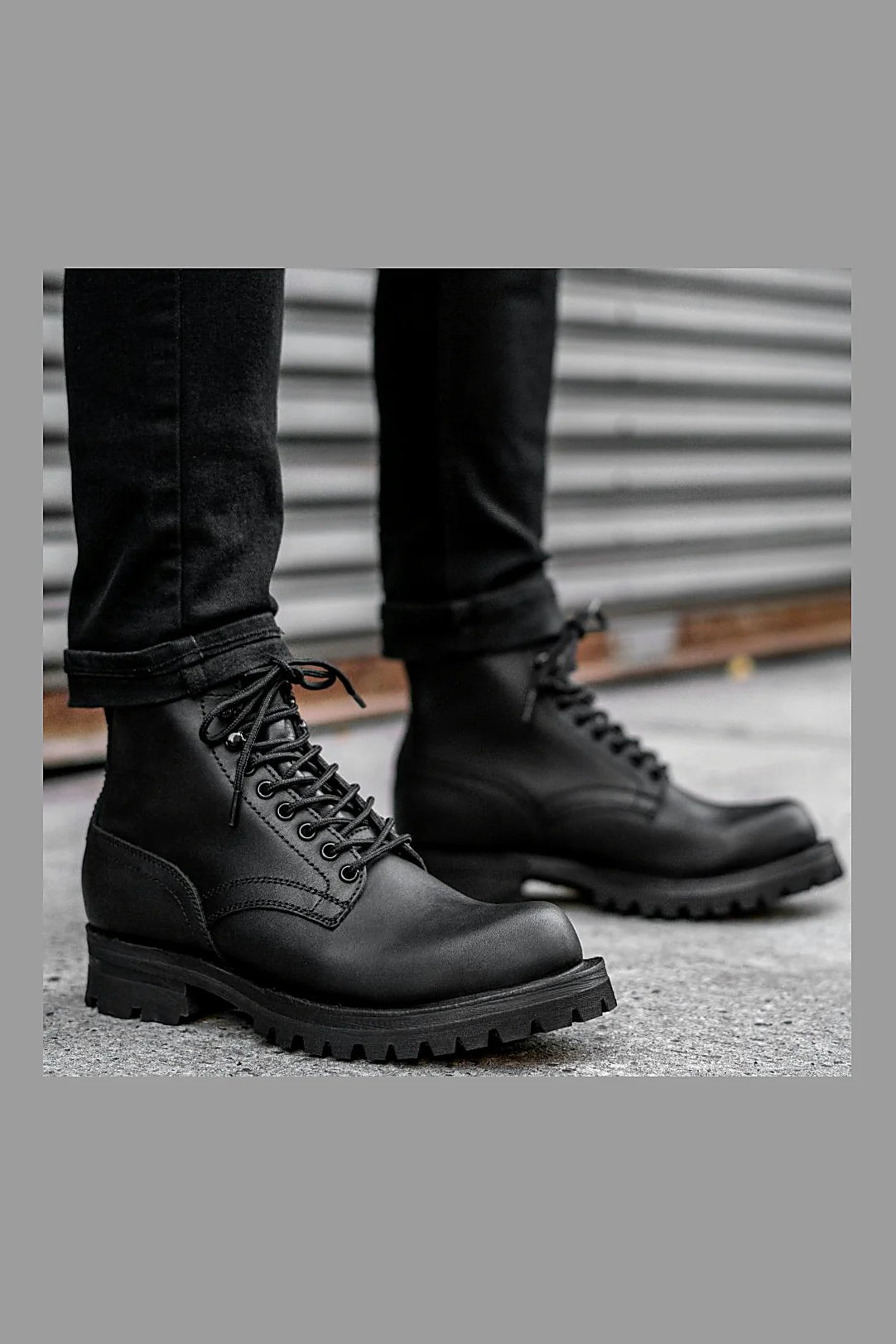 Garnet stitchdown boot in Black