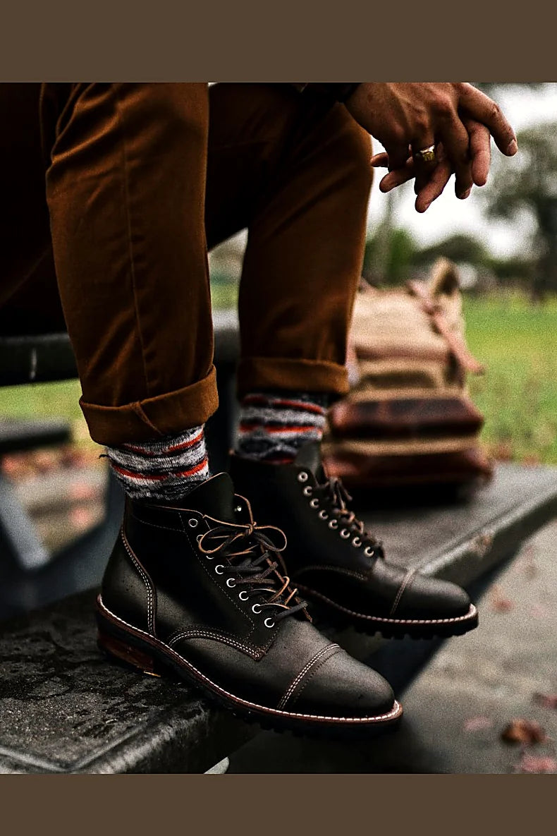 Waxed flesh leather boot
